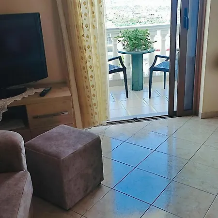 Vila He-ar Apartment Sarande